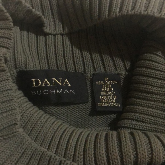 Sleeveless turtleneck by Dana Buchman. - Picture 3 of 3